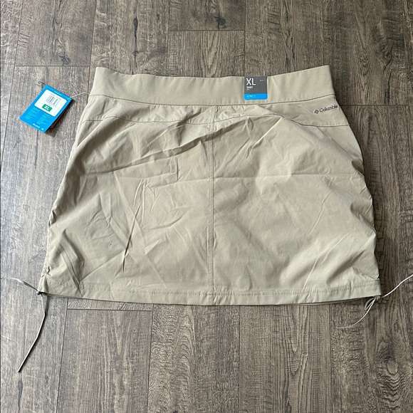 Columbia Women's Skort tan Sz XL - Picture 8 of 9